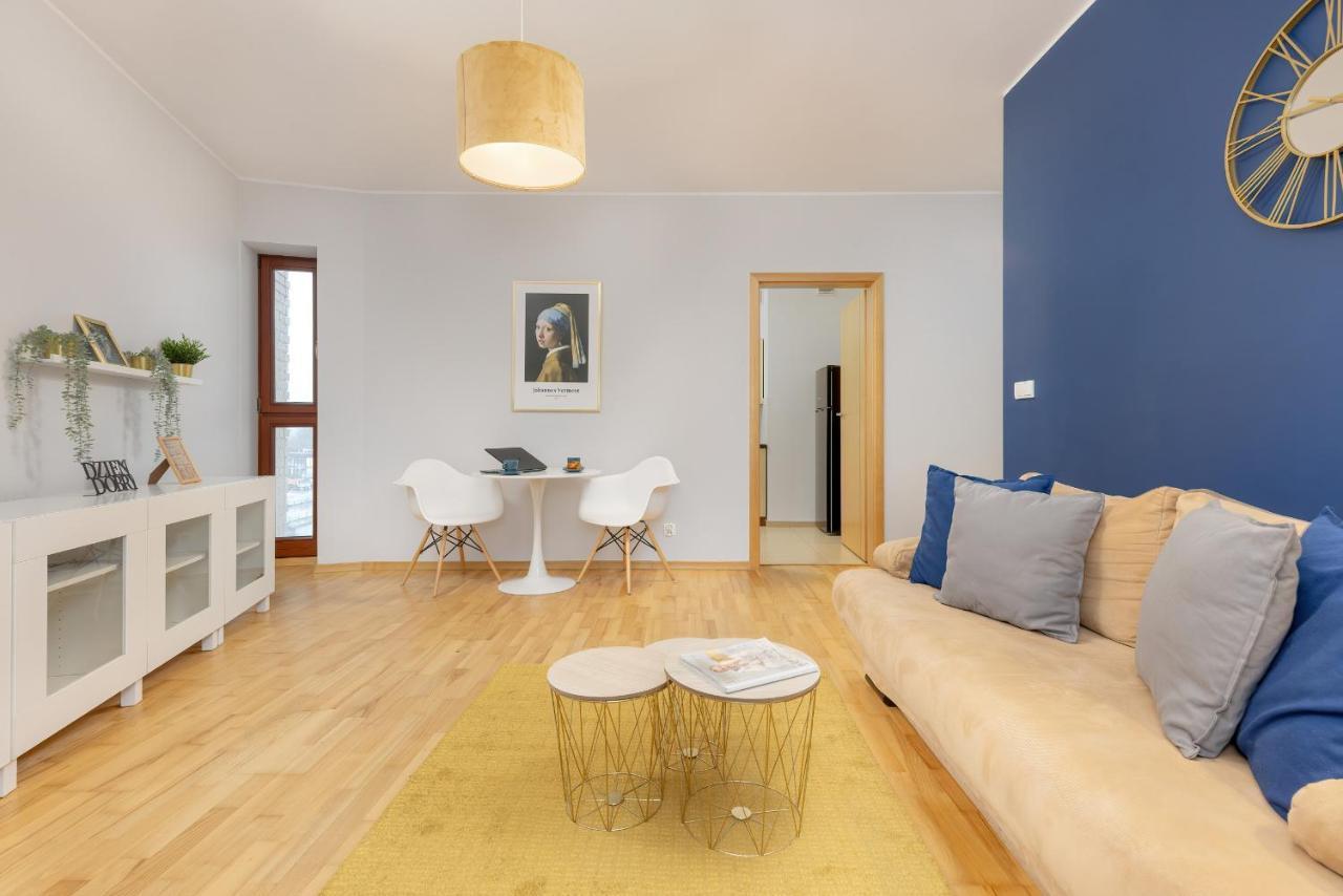 Gold & Blue Cozy In By Renters Warszawa